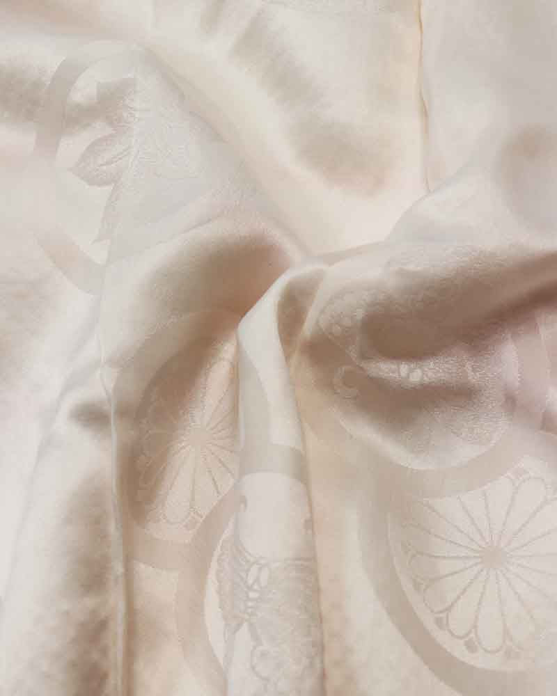 A photo of the lining of the inside of the kimono.